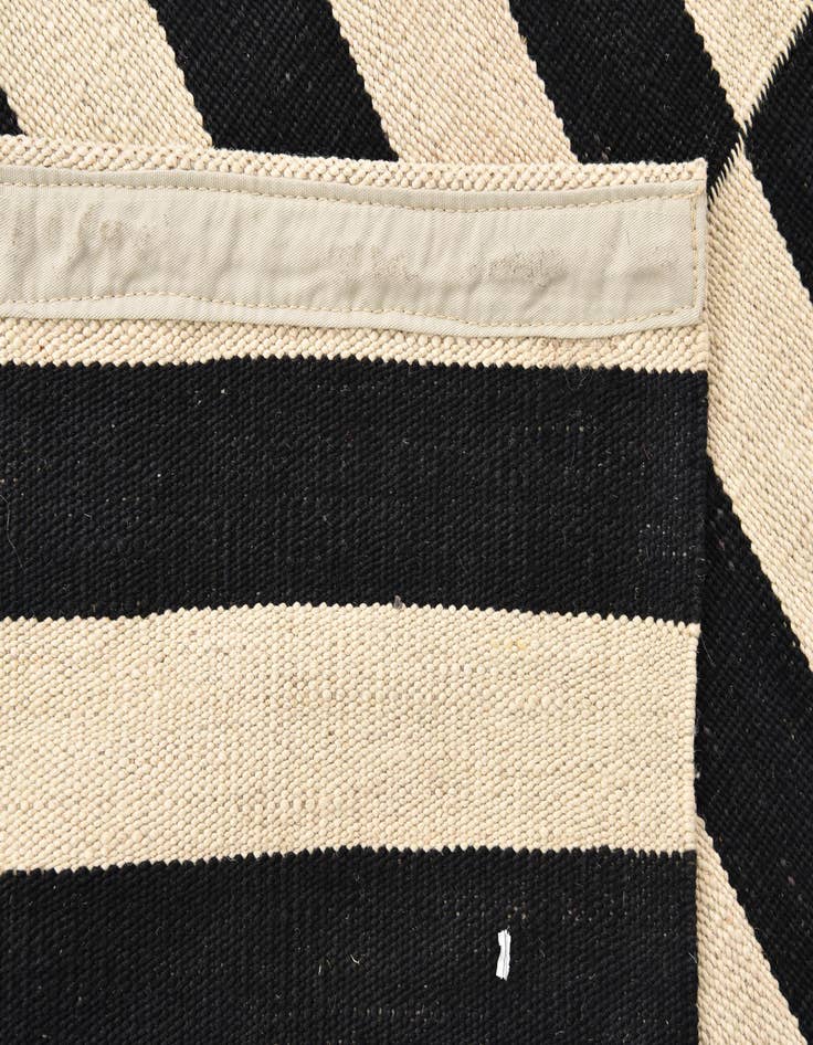 Detail image of  3' 4 x 4' 10  Hand Woven Kilim Modern Wool Rug