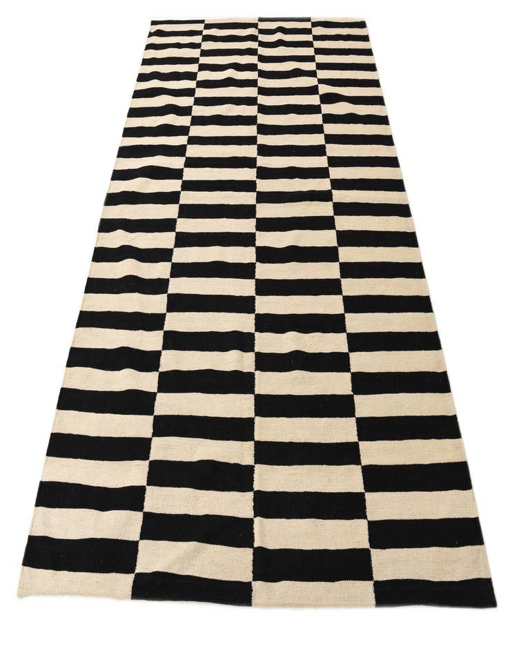 Detail image of  5' 8 x 7' 11  Hand Woven Kilim Modern Wool Rug