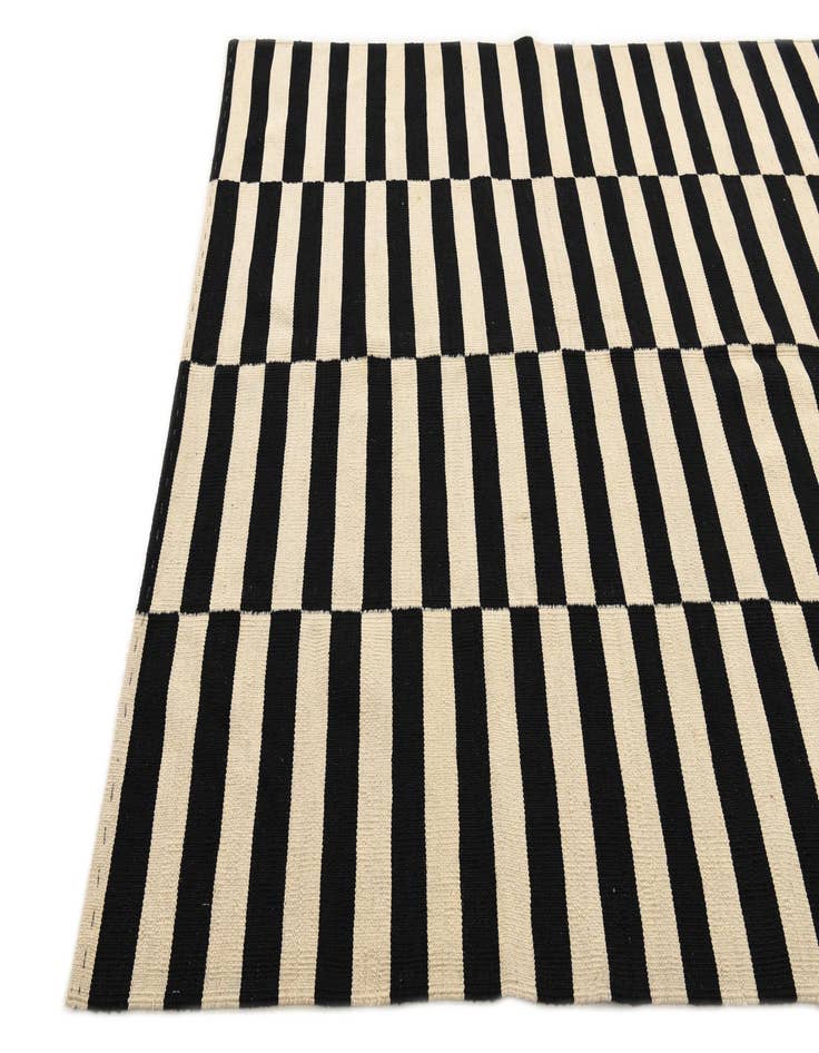 Detail image of  5' 7 x 7' 8  Hand Woven Kilim Modern Wool Rug