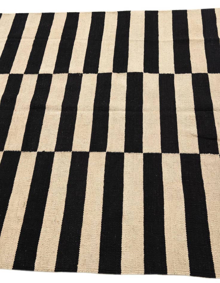 Detail image of  4' 3 x 5' 10  Hand Woven Kilim Modern Wool Rug