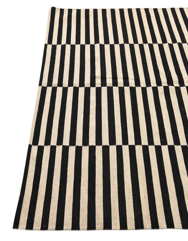 Detail image of  5' 1 x 6' 5  Hand Woven Kilim Modern Wool Rug