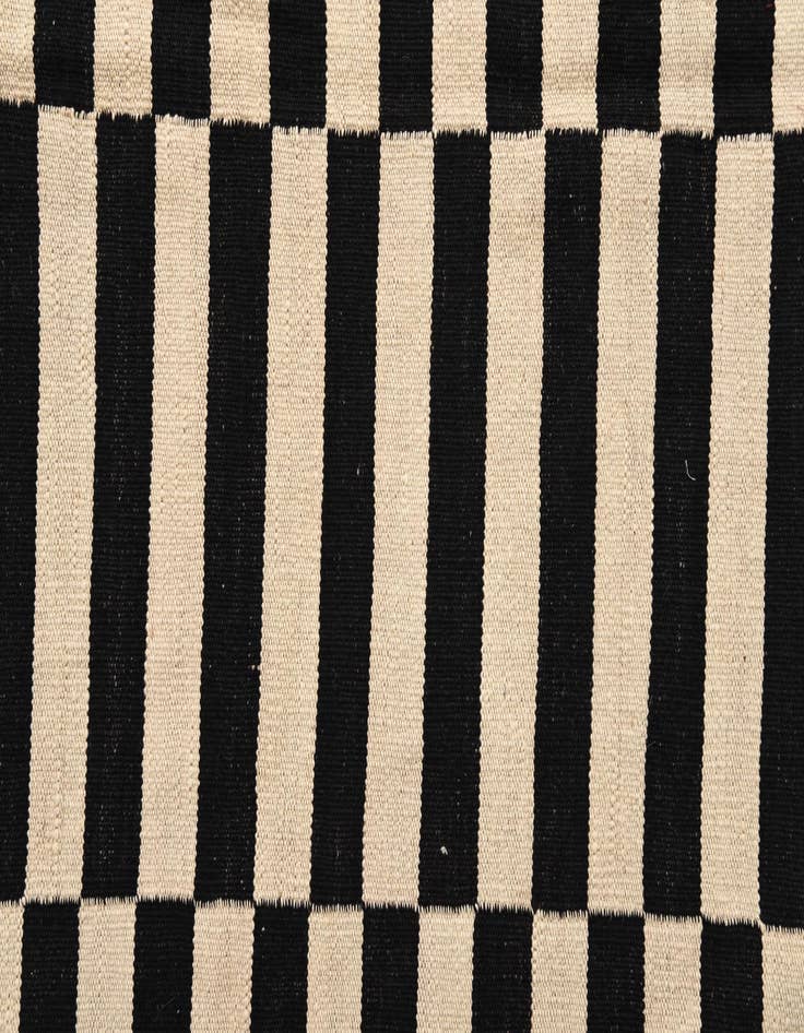 Detail image of  5' 1 x 6' 5  Hand Woven Kilim Modern Wool Rug