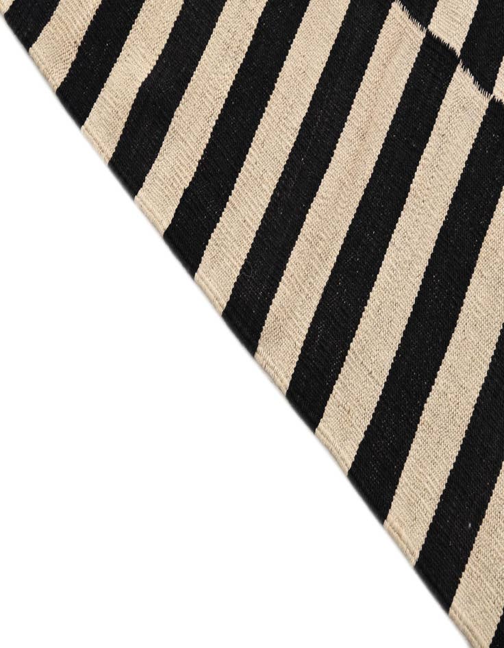 Detail image of  3' 6 x 6' 4  Hand Woven Kilim Modern Wool Rug