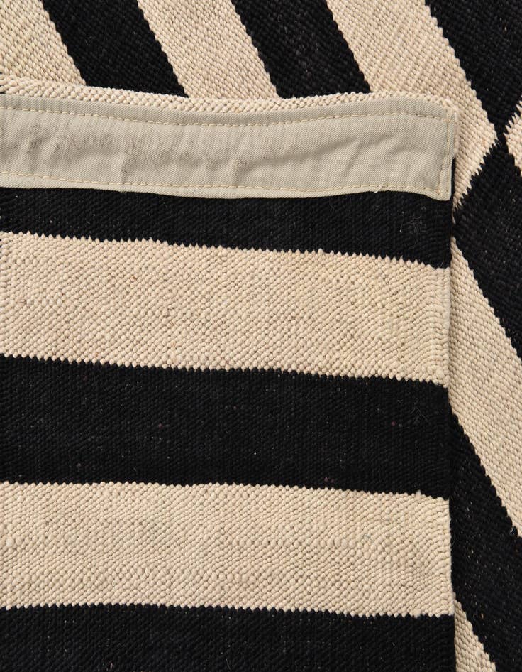 Detail image of  3' 6 x 6' 4  Hand Woven Kilim Modern Wool Rug