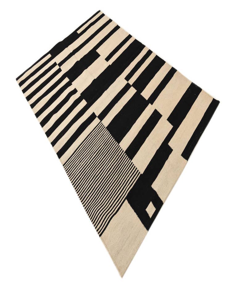 Detail image of  4' 8 x 6' 9  Hand Woven Kilim Modern Wool Rug