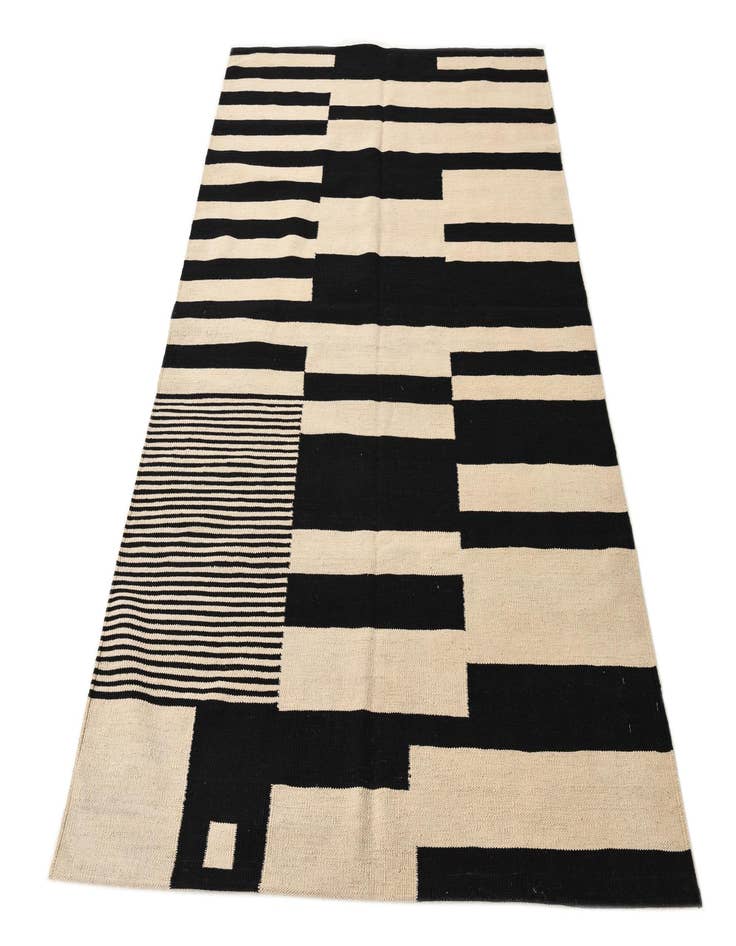 Detail image of  4' 8 x 6' 9  Hand Woven Kilim Modern Wool Rug