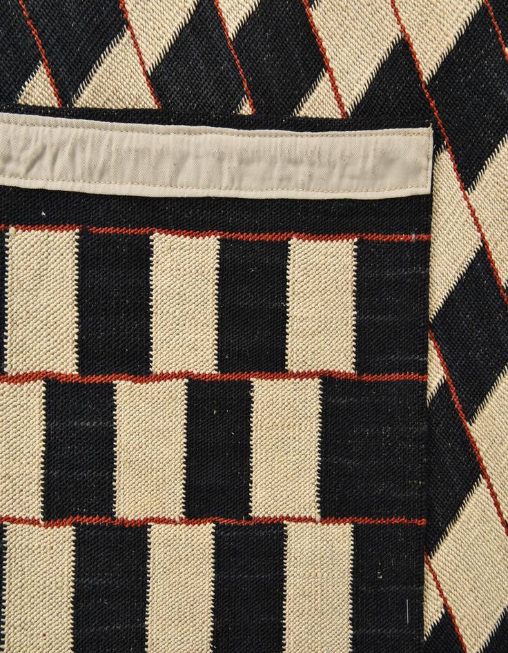 Detail image of  5' 1 x 6' 5  Hand Woven Kilim Modern Wool Rug