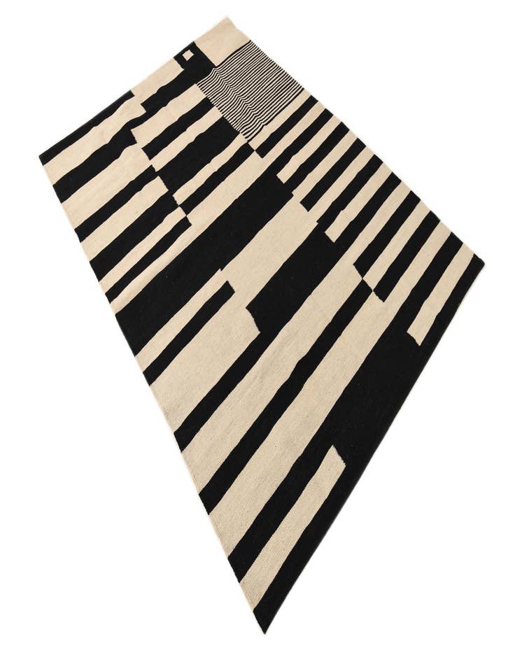 Detail image of  4' 8 x 6' 8  Hand Woven Kilim Modern Wool Rug