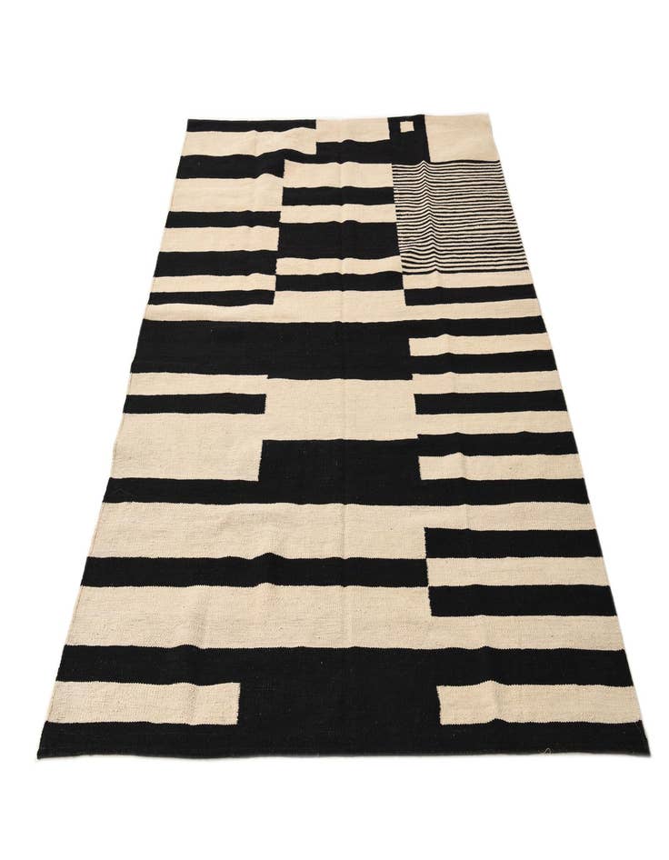 Detail image of  4' 8 x 6' 8  Hand Woven Kilim Modern Wool Rug