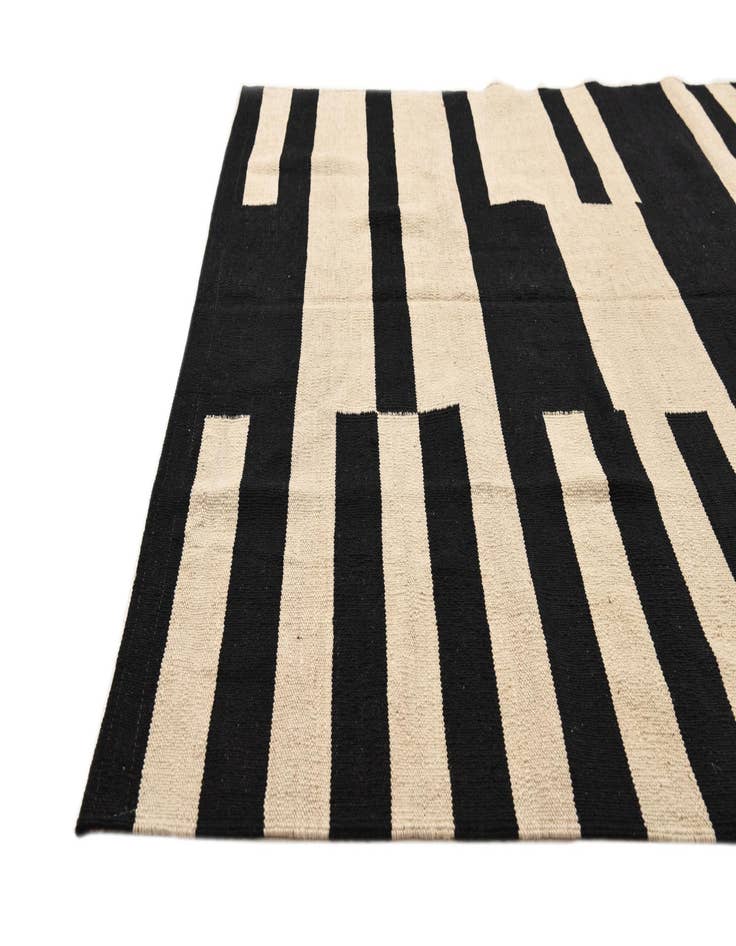 Detail image of  4' 8 x 6' 8  Hand Woven Kilim Modern Wool Rug