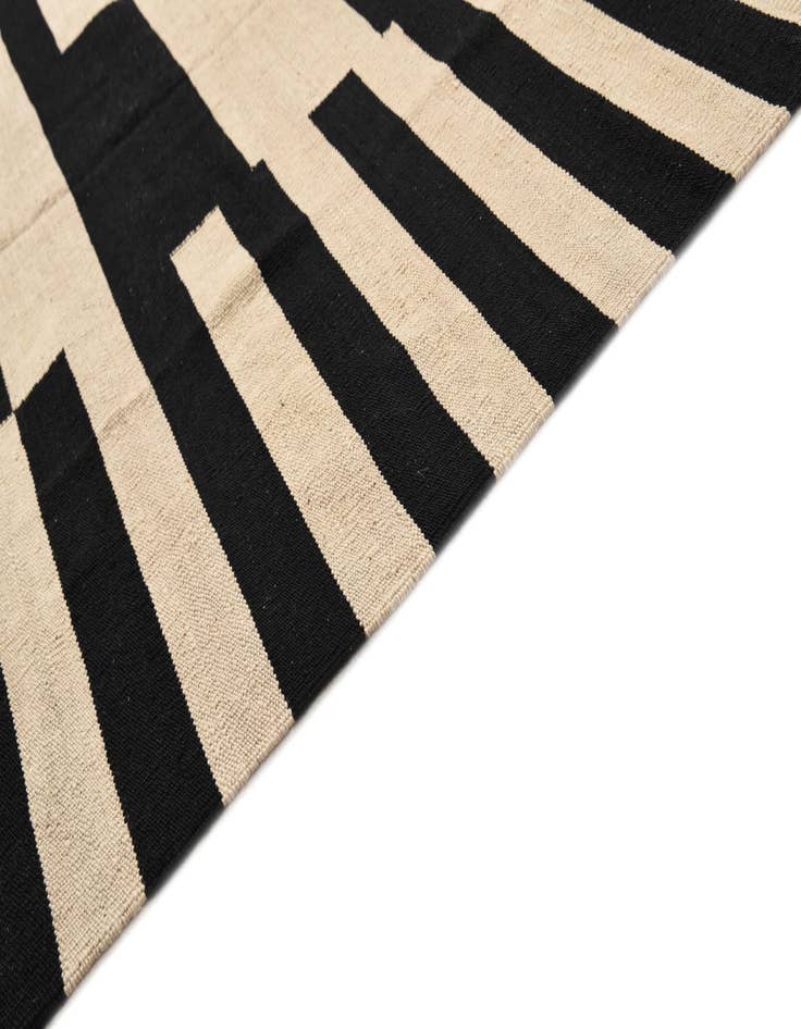Detail image of  4' 8 x 6' 8  Hand Woven Kilim Modern Wool Rug
