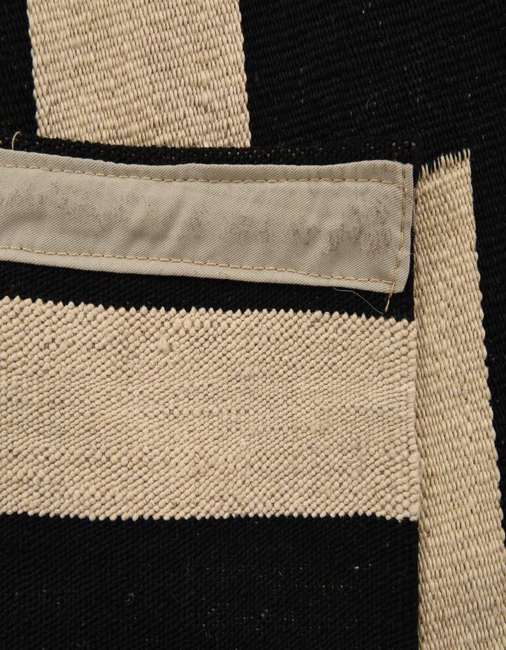 Detail image of  4' 8 x 6' 8  Hand Woven Kilim Modern Wool Rug