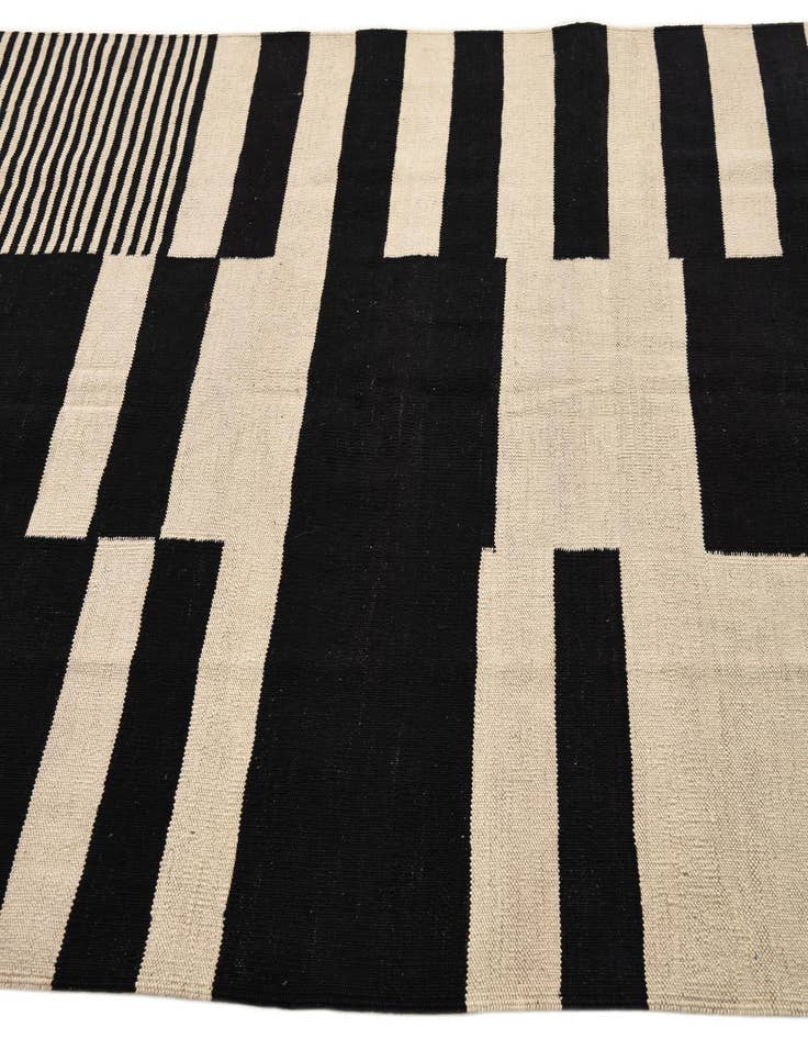 Detail image of  4' 8 x 6' 8  Hand Woven Kilim Modern Wool Rug