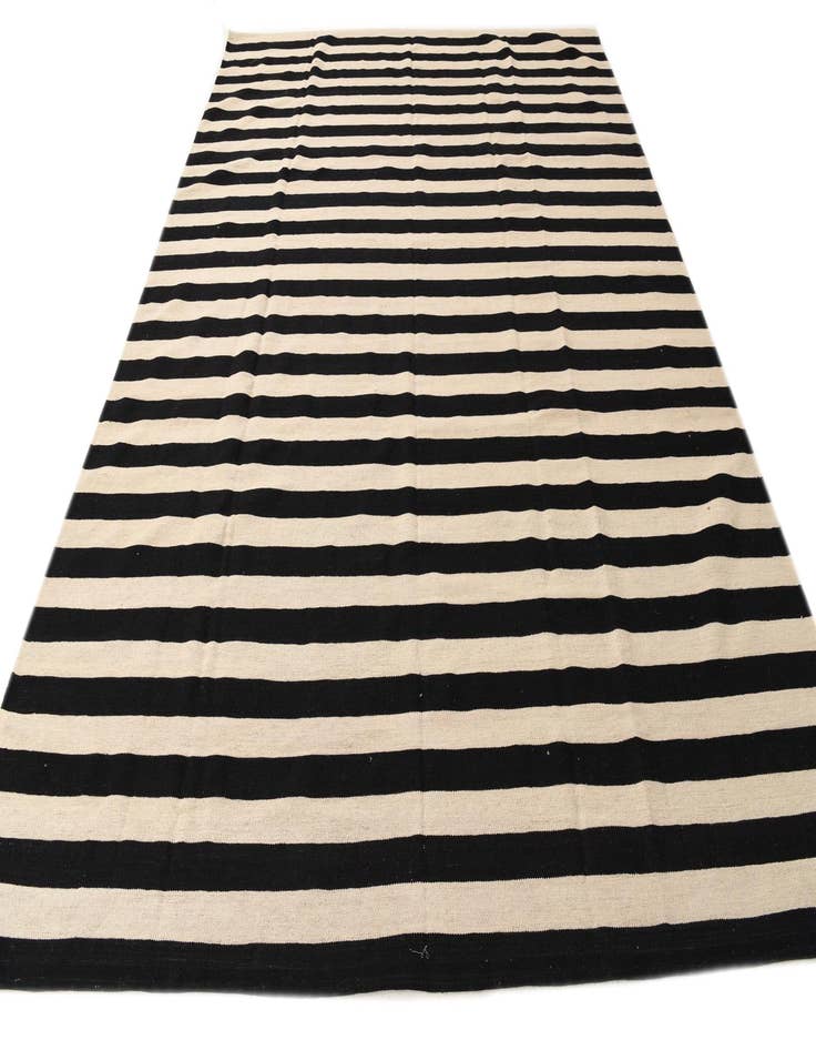 Detail image of  8' 6 x 11' 2  Hand Woven Kilim Modern Wool Rug