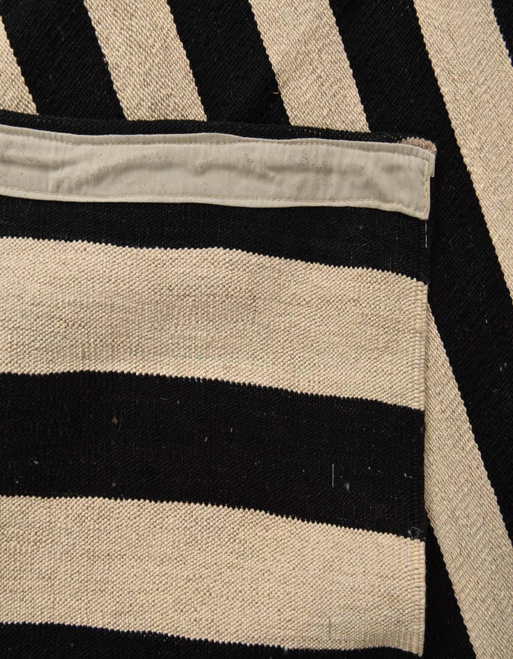 Detail image of  8' 6 x 11' 2  Hand Woven Kilim Modern Wool Rug