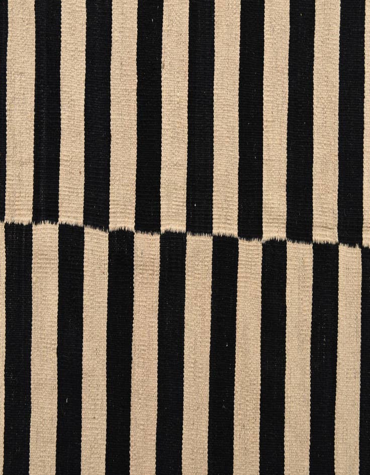 Detail image of  8' 7 x 9' 9  Hand Woven Kilim Modern Wool Rug