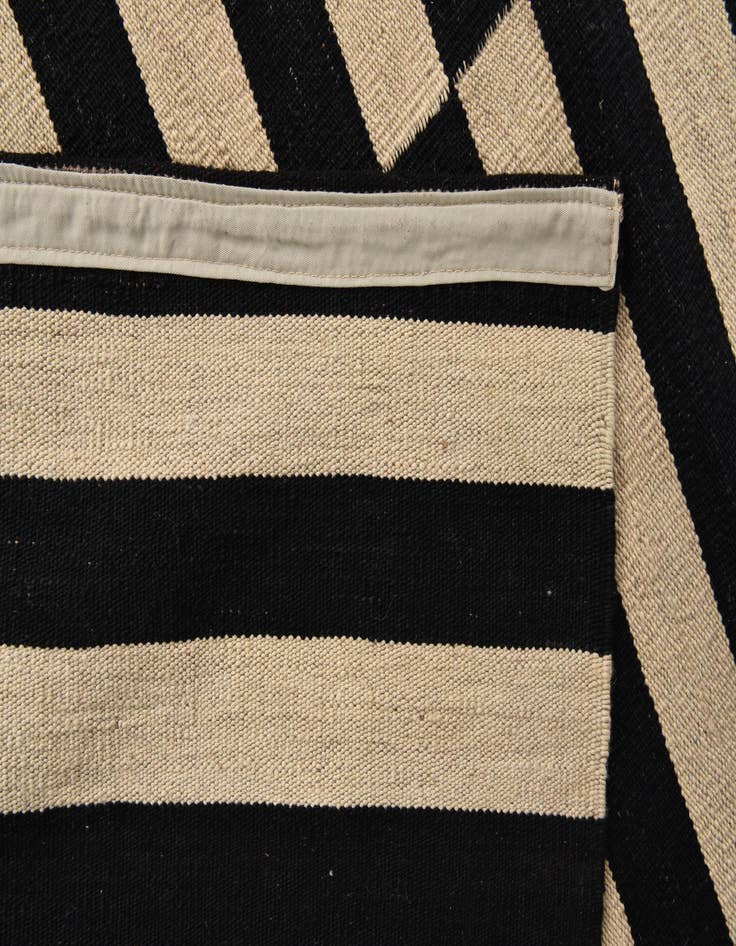 Detail image of  8' 7 x 9' 9  Hand Woven Kilim Modern Wool Rug