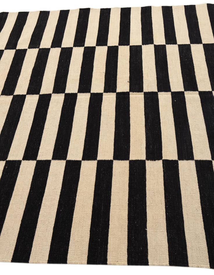 Detail image of  5' 8 x 7' 7  Hand Woven Kilim Modern Wool Rug