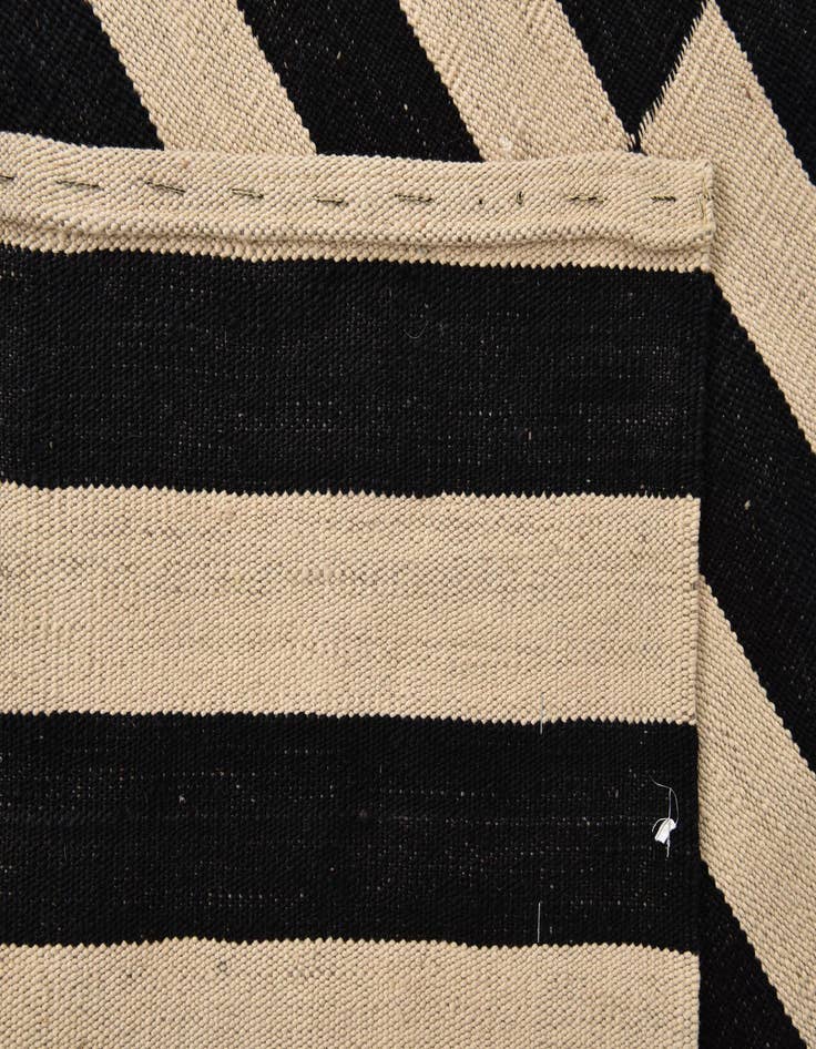 Detail image of  5' 8 x 7' 7  Hand Woven Kilim Modern Wool Rug