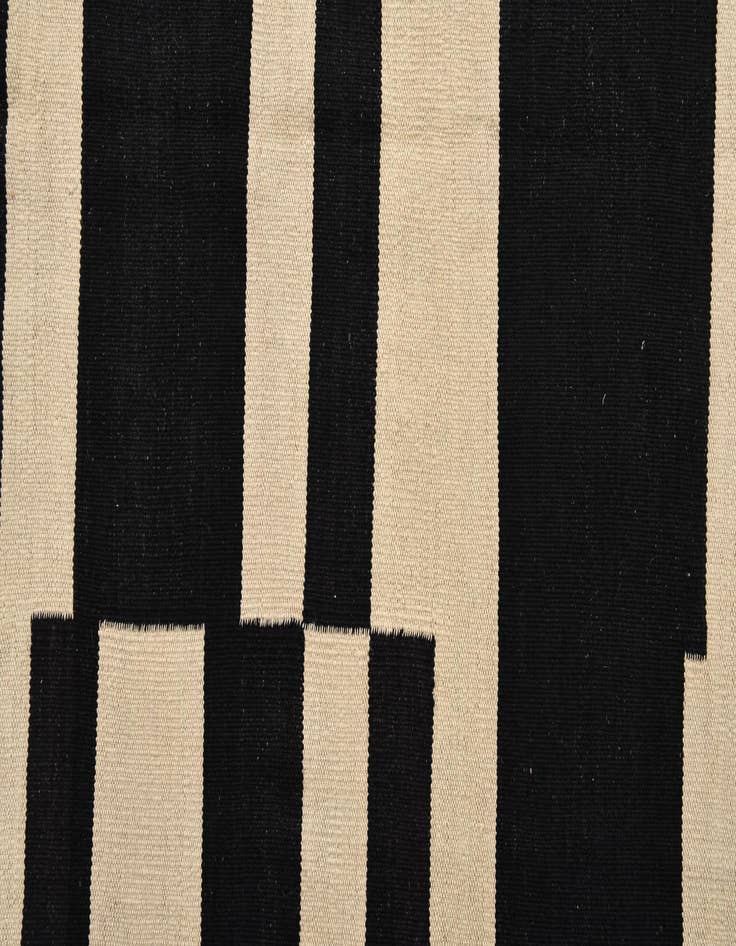 Detail image of  5' 7 x 7' 7  Hand Woven Kilim Modern Wool Rug