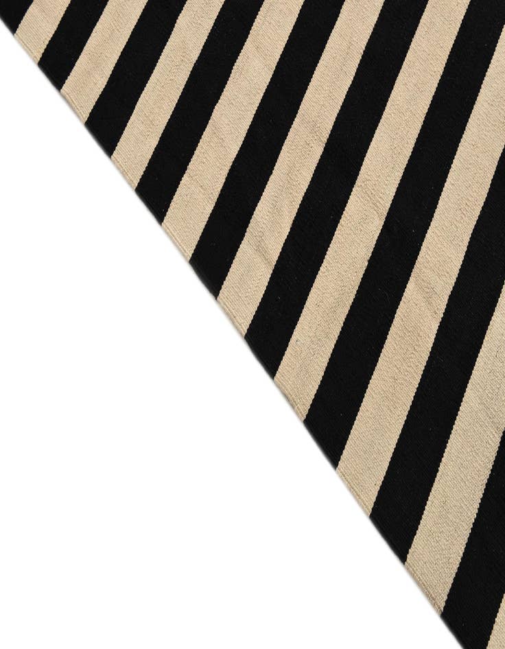 Detail image of  6' 7 x 9' 10  Hand Woven Kilim Modern Wool Rug