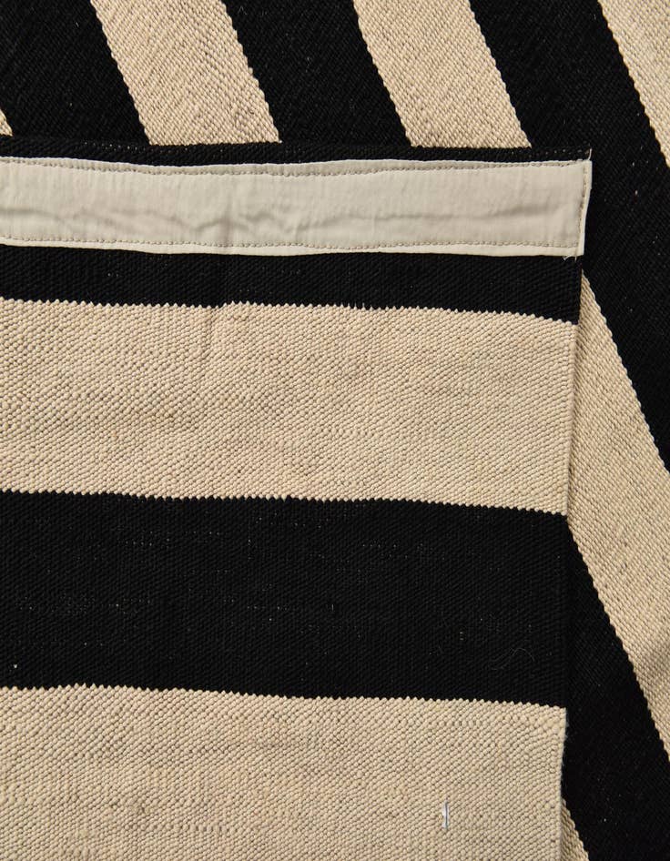 Detail image of  6' 7 x 9' 10  Hand Woven Kilim Modern Wool Rug