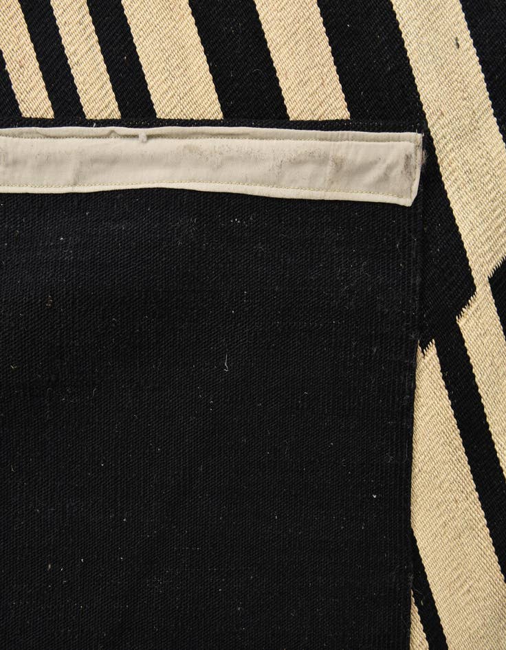 Detail image of  6' 11 x 9' 7  Hand Woven Kilim Modern Wool Rug
