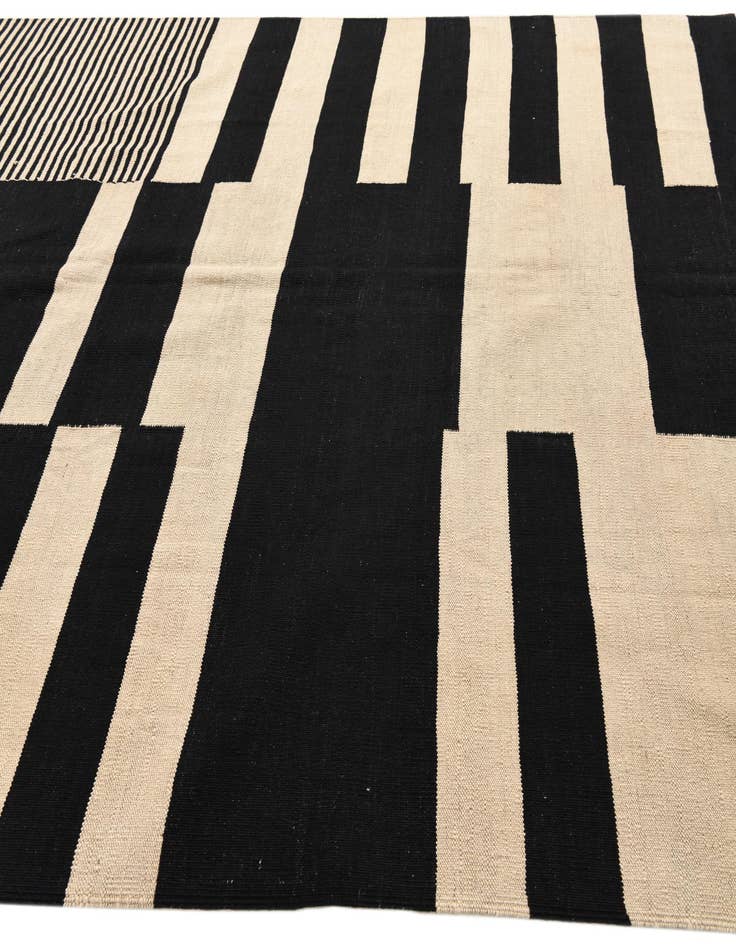 Detail image of  6' 9 x 9' 7  Hand Woven Kilim Modern Wool Rug