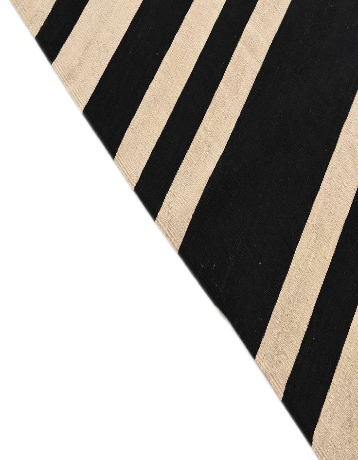 Detail image of  6' 9 x 9' 7  Hand Woven Kilim Modern Wool Rug