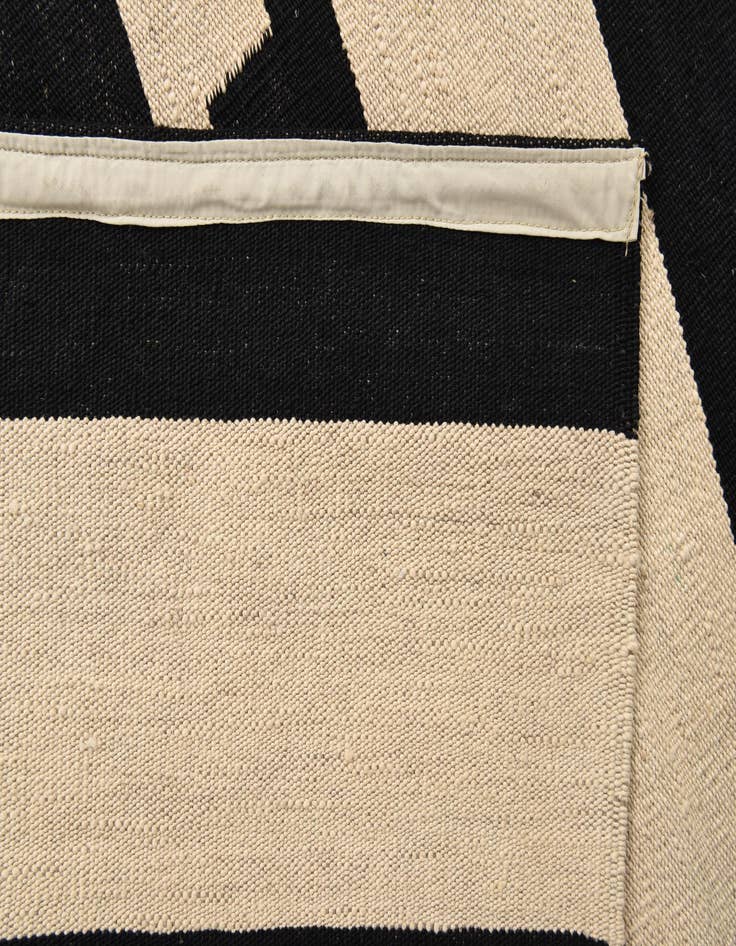 Detail image of  6' 9 x 9' 7  Hand Woven Kilim Modern Wool Rug