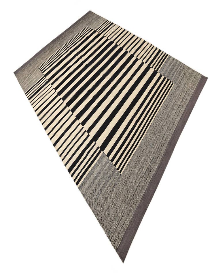 Detail image of  6' 10 x 9' 6  Hand Woven Kilim Modern Wool Rug