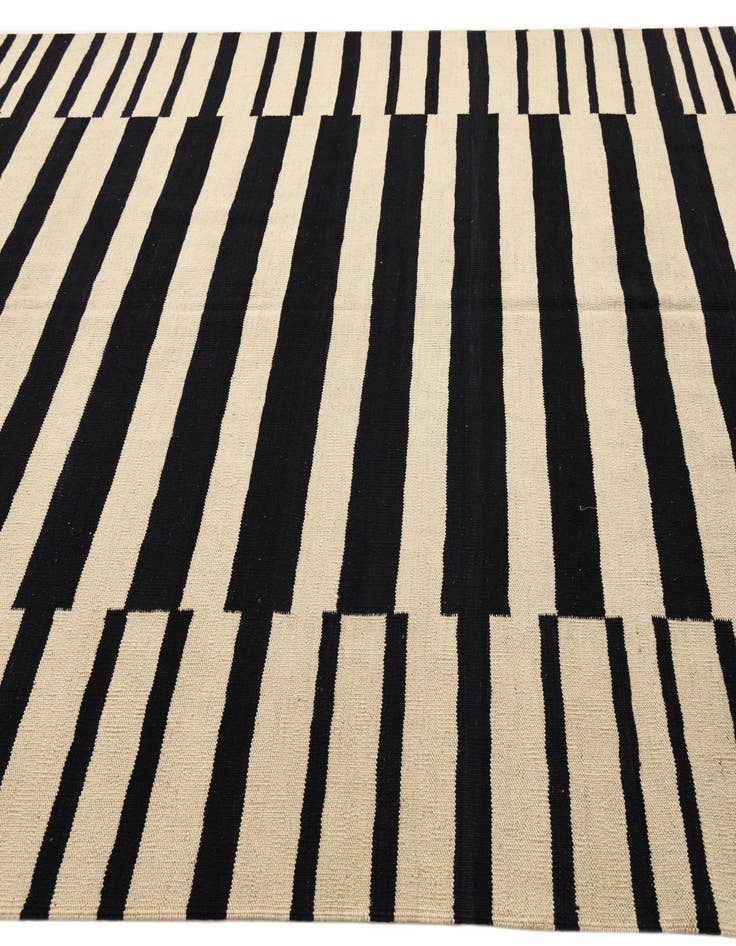 Detail image of  6' 10 x 9' 6  Hand Woven Kilim Modern Wool Rug