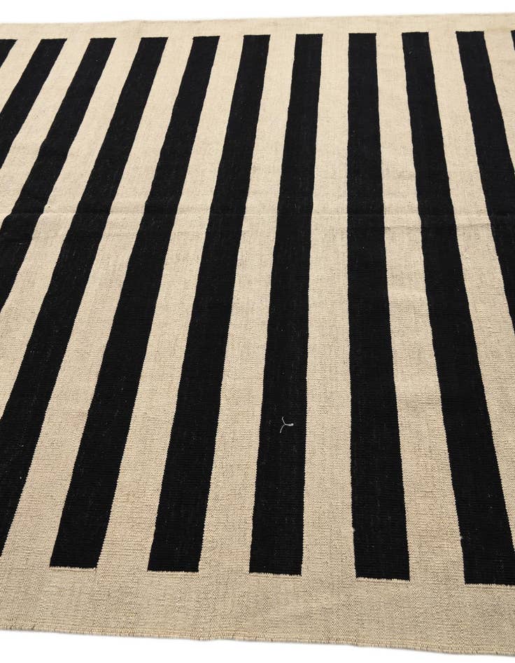 Detail image of  6' 10 x 9' 9  Hand Woven Kilim Modern Wool Rug