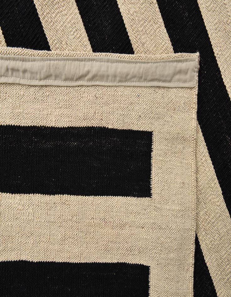 Detail image of  6' 10 x 9' 9  Hand Woven Kilim Modern Wool Rug