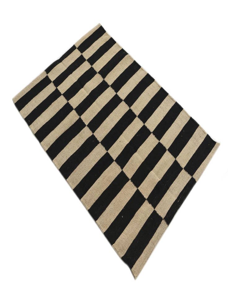 Detail image of  2' 8 x 3' 10  Hand Woven Kilim Modern Wool Rug