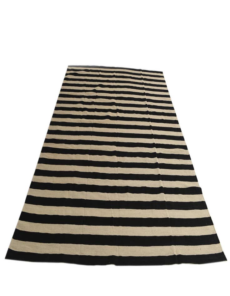 Detail image of  8' 2 x 9' 10  Hand Woven Kilim Modern Wool Rug