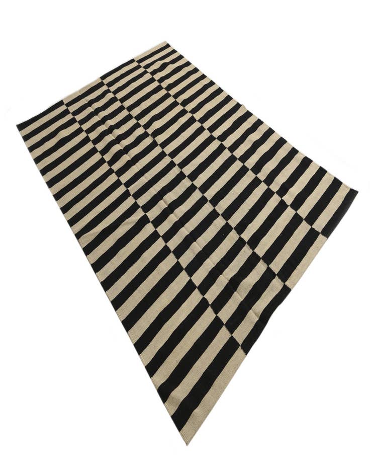 Detail image of  5' 8 x 7' 10  Hand Woven Kilim Modern Wool Rug