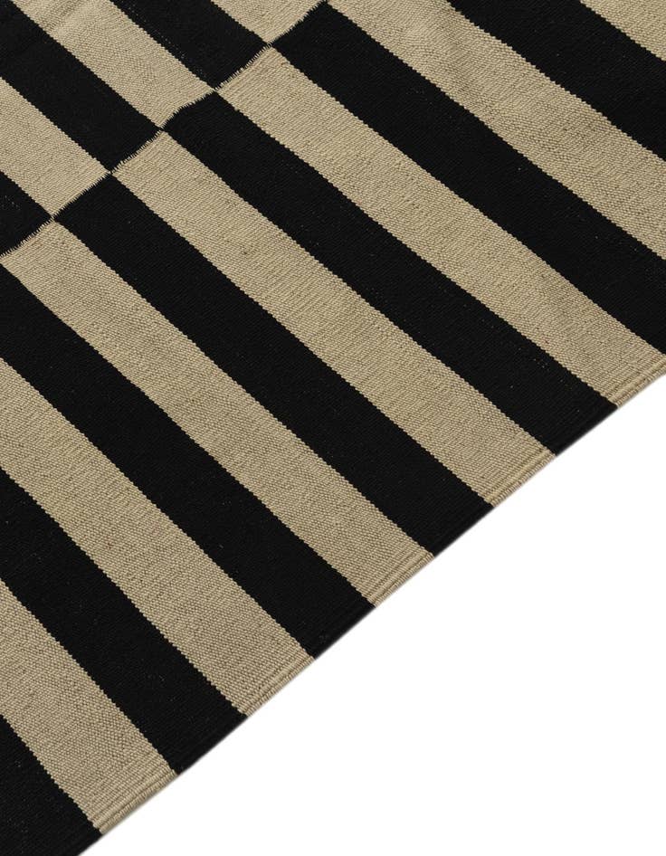 Detail image of  5' 8 x 7' 10  Hand Woven Kilim Modern Wool Rug