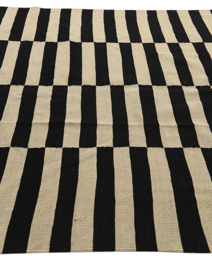 Detail image of  5' 7 x 8'  Hand Woven Kilim Modern Wool Rug