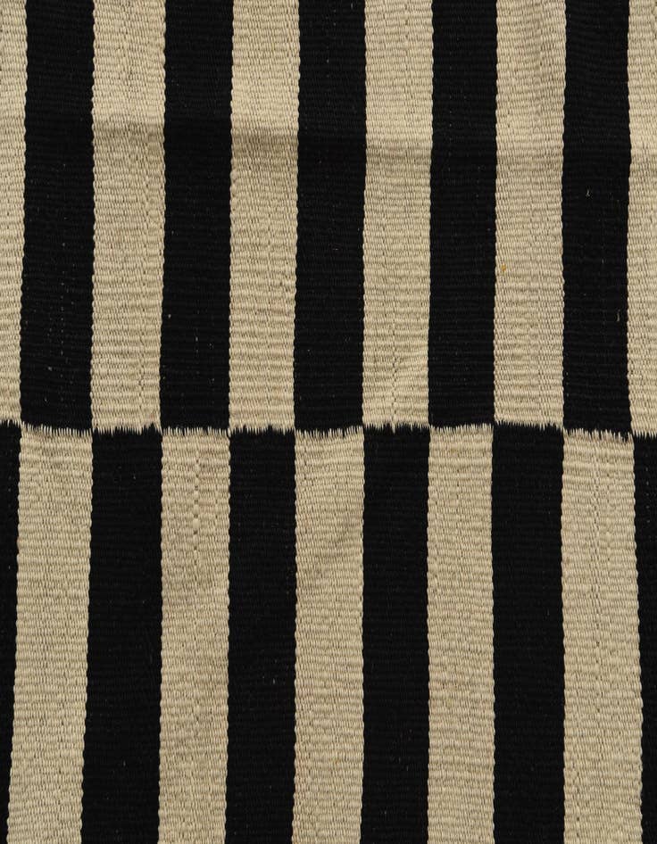 Detail image of  5' 7 x 8'  Hand Woven Kilim Modern Wool Rug