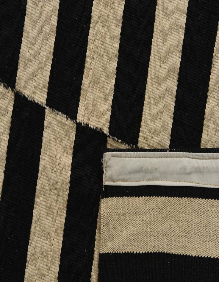 Detail image of  5' 8 x 7' 10  Hand Woven Kilim Modern Wool Rug