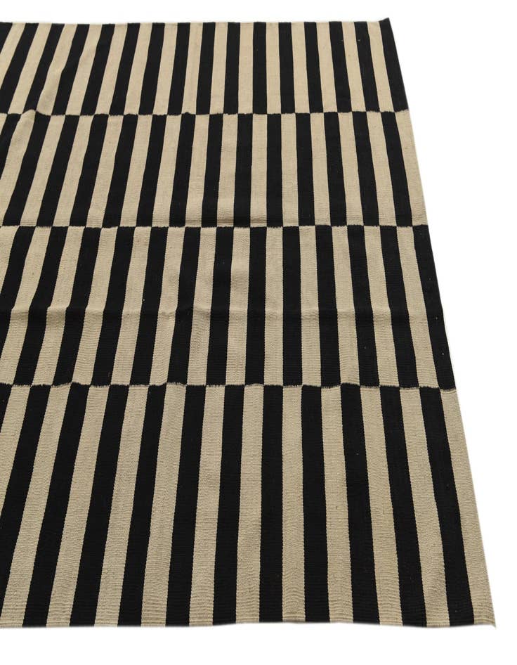 Detail image of  5' 8 x 8' 1  Hand Woven Kilim Modern Wool Rug