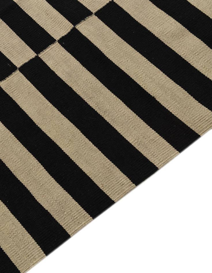 Detail image of  5' 8 x 8' 1  Hand Woven Kilim Modern Wool Rug