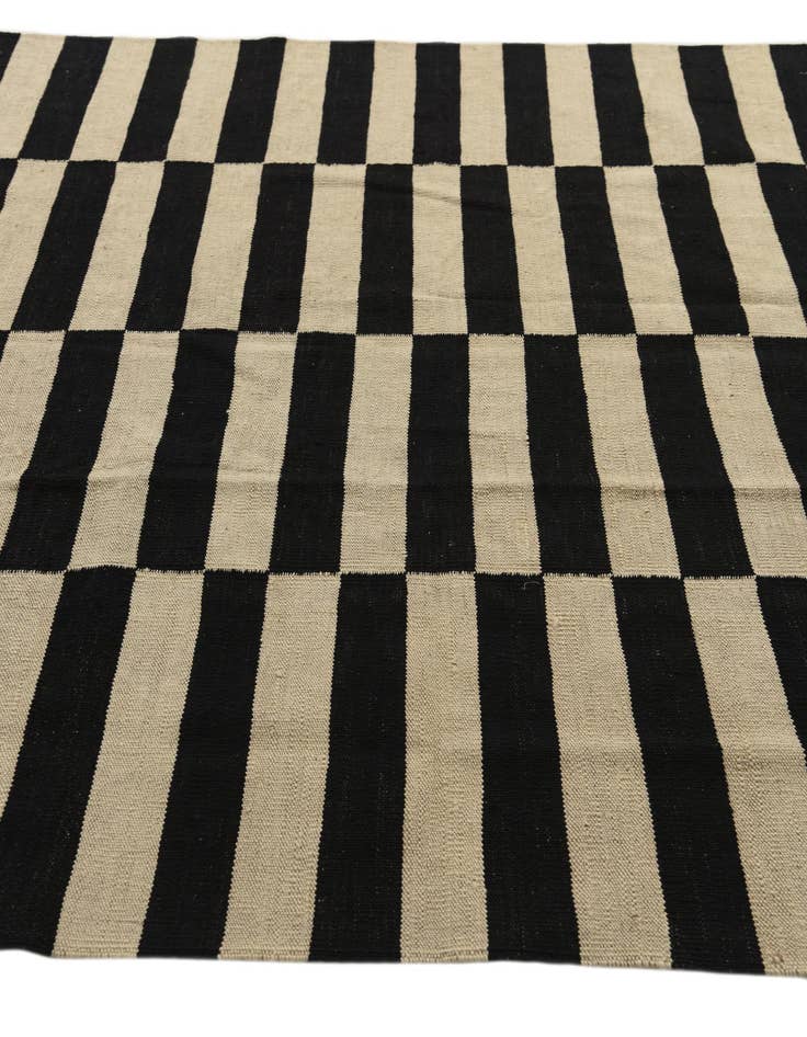 Detail image of  5' 7 x 7' 9  Hand Woven Kilim Modern Wool Rug