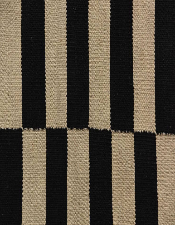 Detail image of  4' 3 x 6'  Hand Woven Kilim Modern Wool Rug