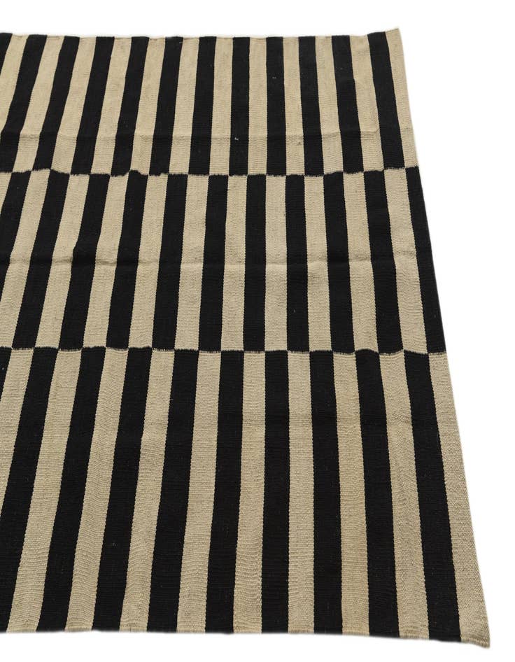 Detail image of  4' 3 x 5' 10  Hand Woven Kilim Modern Wool Rug