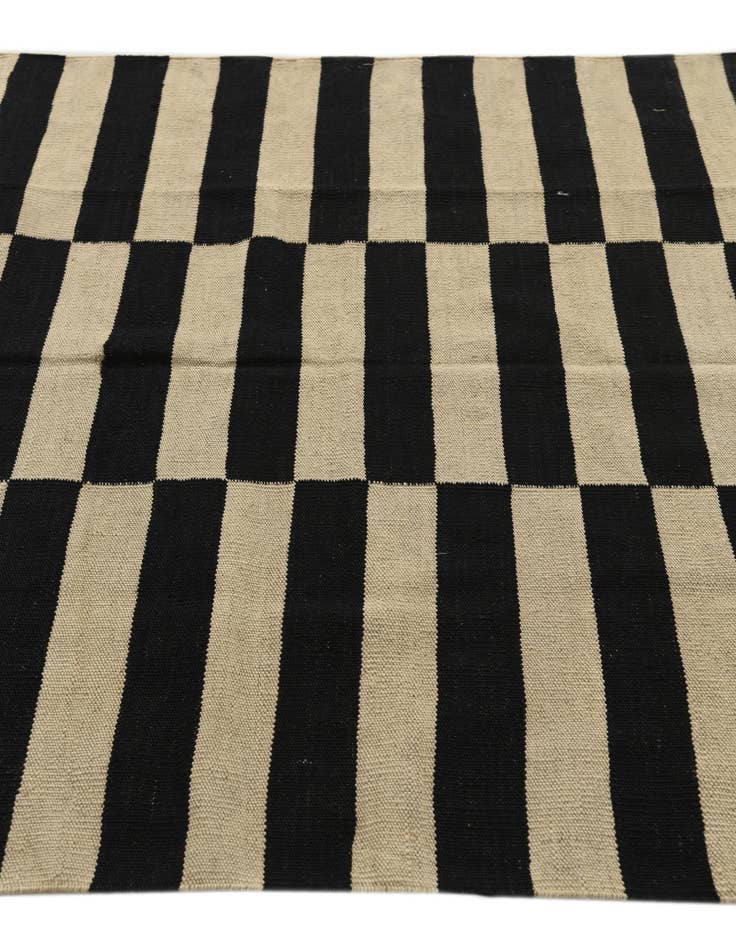 Detail image of  4' 3 x 5' 10  Hand Woven Kilim Modern Wool Rug