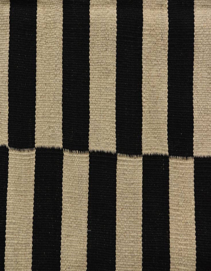 Detail image of  4' 3 x 5' 10  Hand Woven Kilim Modern Wool Rug