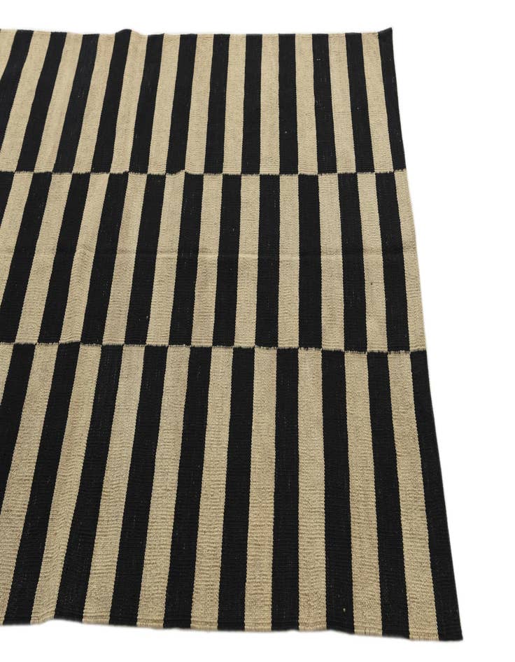 Detail image of  4' 3 x 6'  Hand Woven Kilim Modern Wool Rug