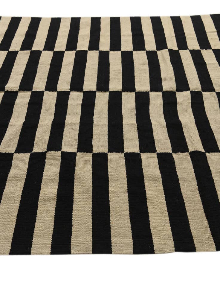 Detail image of  5' 5 x 7' 8  Hand Woven Kilim Modern Wool Rug